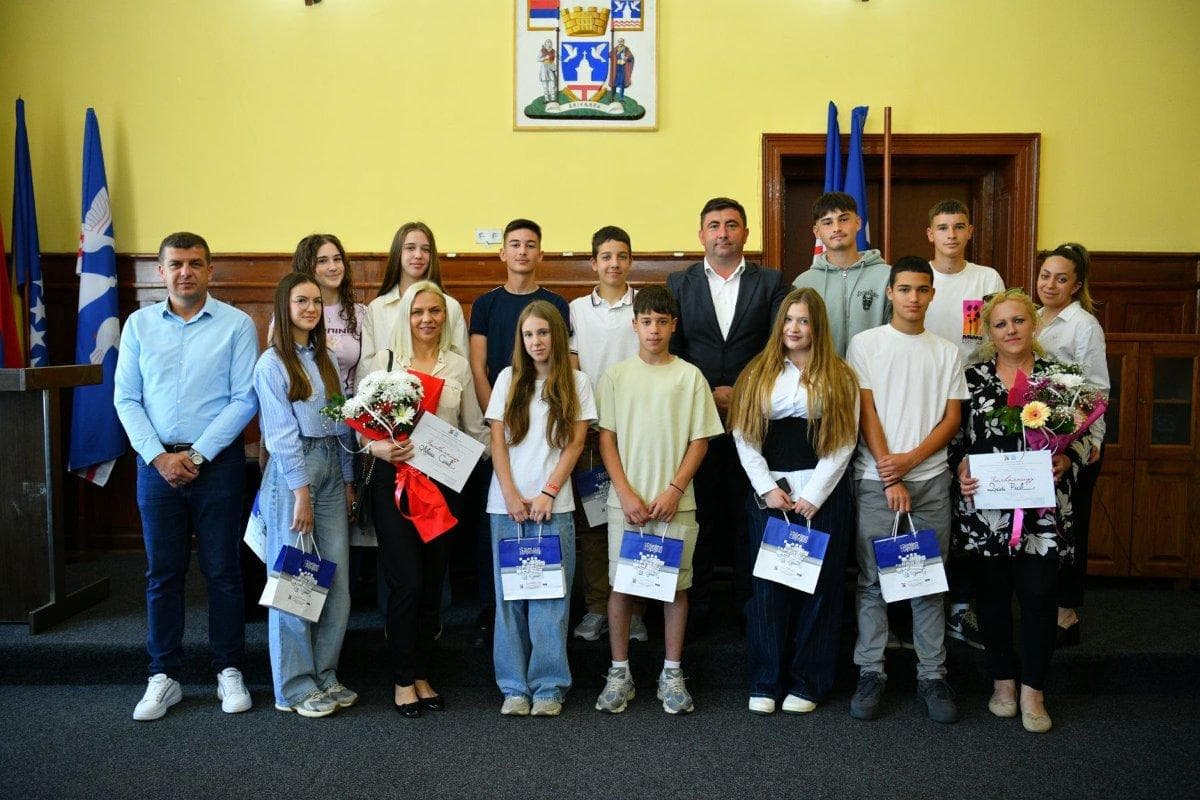 Nagrađeni učenici i profesori u Bijeljini